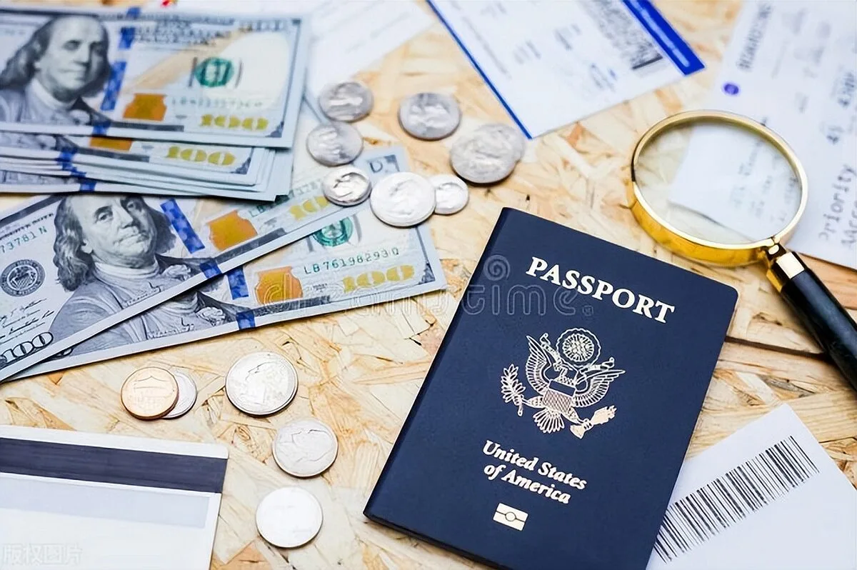 Formulaire de demande de visa et passeport sur un bureau