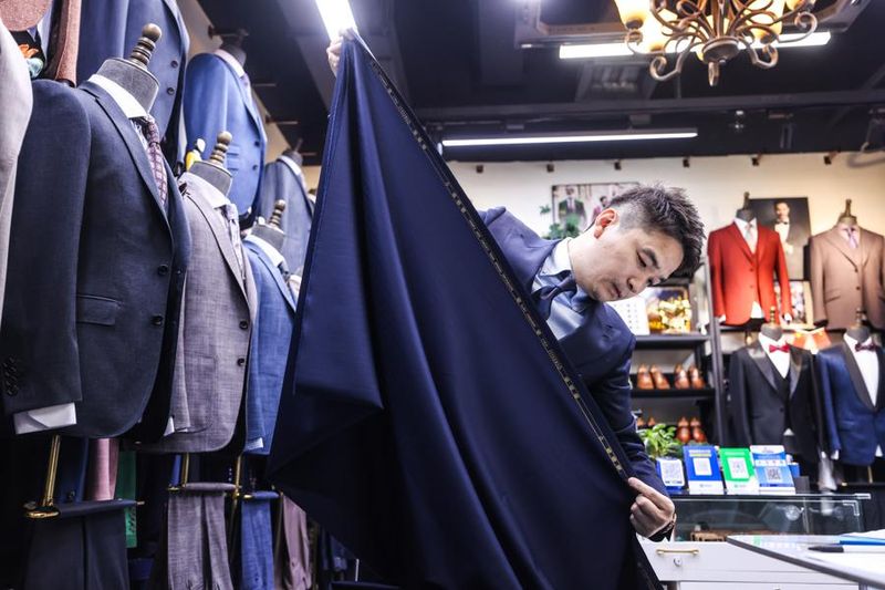 south bund tailor measuring