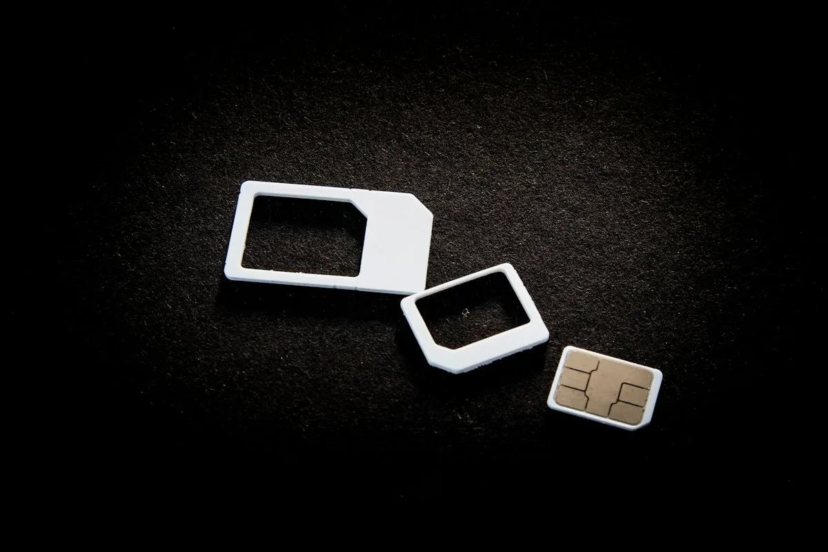 Cartões SIM padrão, micro e nano com os respetivos adaptadores