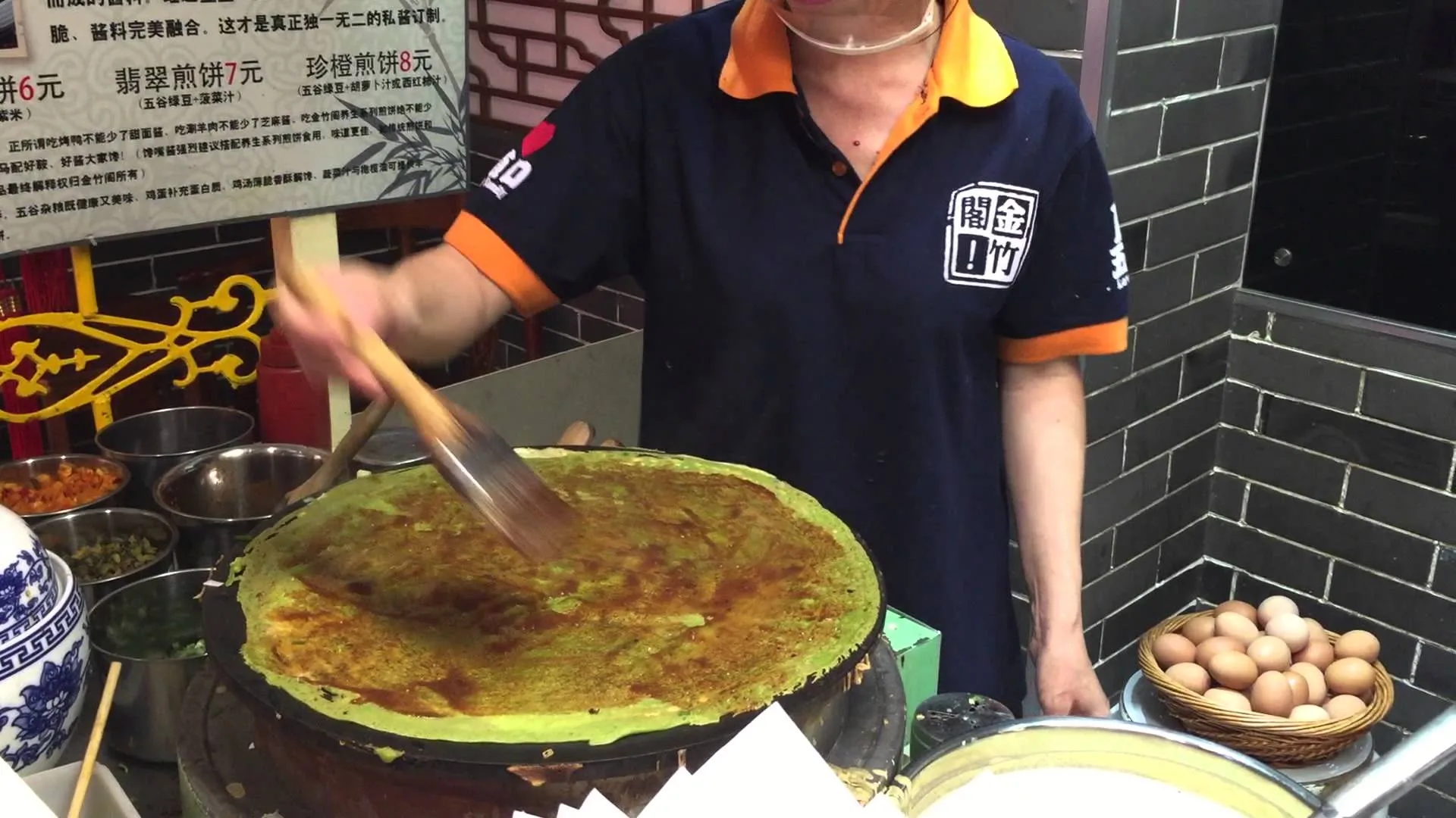 Un jianbing, la crepe salada china del desayuno (Foto: Jmps2016 via Wikimedia Commons)